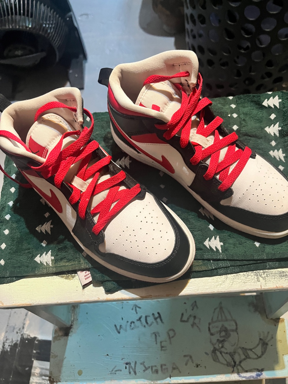 Nike Kids Sneakers in White, Black & Red